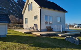 Lauvasstua-Charming House By The Sea